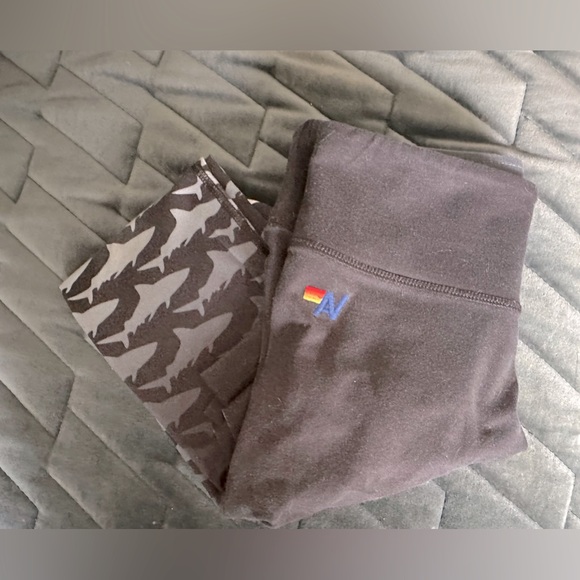 Aviator Nation shark leggings - Picture 1 of 4